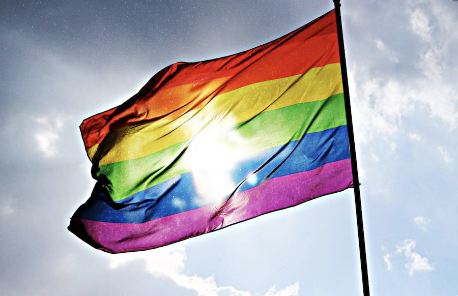 Rheinland-Pfalz: Regenbogenflagge darf vor allen Behörden gehisst werden